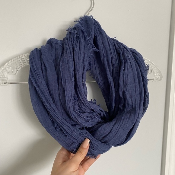 ❄️ GARAGE Blue Circle Scarf​​​​​ - Picture 3 of 3